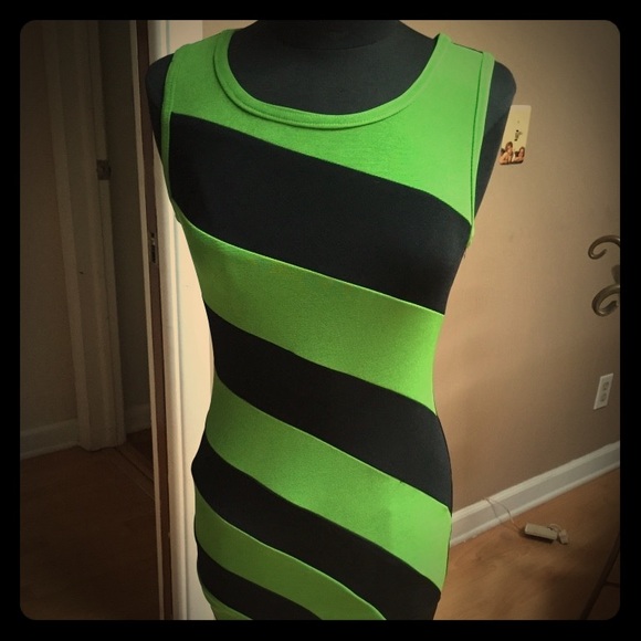 Dresses & Skirts - Fitted mini dress